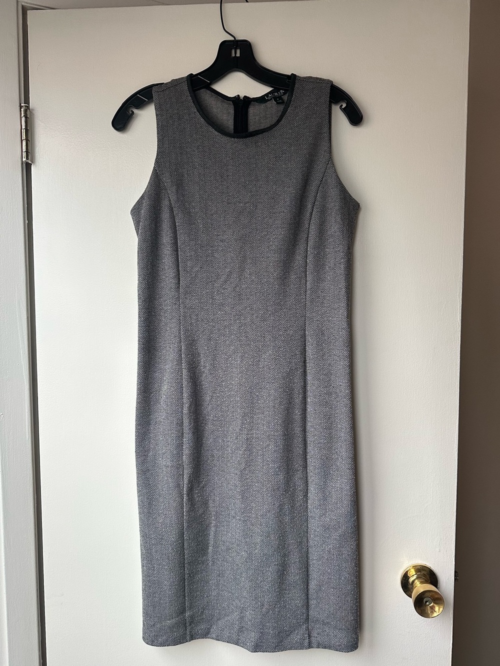 Lauren Ralph Lauren Sleeveless Gray Sheath Dress